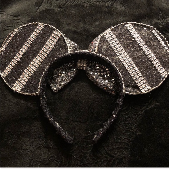 Mickey and Minnie ears plus 1 face mask - Picture 3 of 8